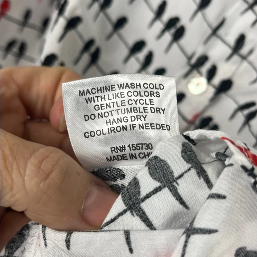 Jane & Delancey 100% rayon white with red and black birds, long sleeved button S - Picture 6 of 8